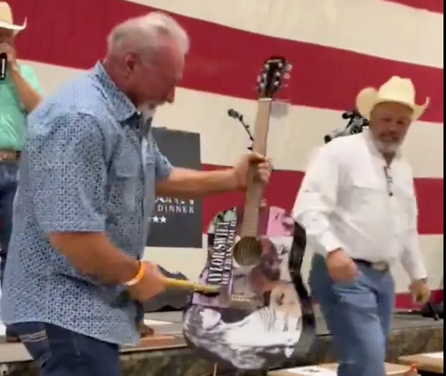 Oh my! How will Tay-Tay ever get over this traumatic horror?…😋